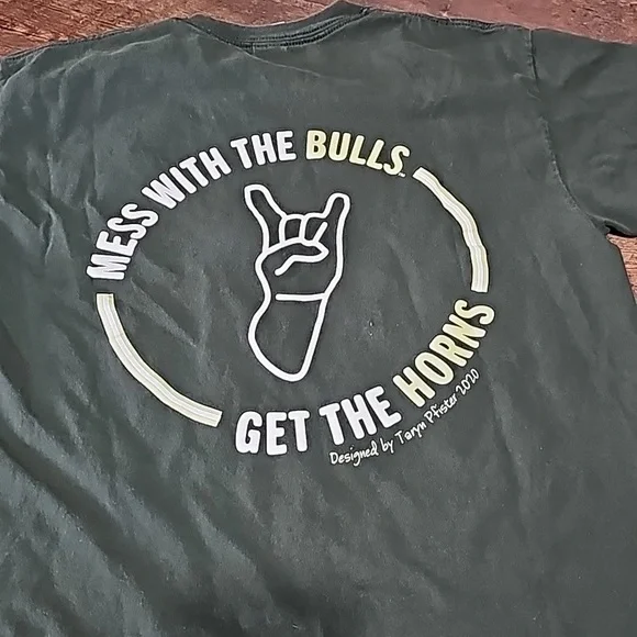 University of South Florida Short Sleeve T-shirt Size M - Picture 5 of 7